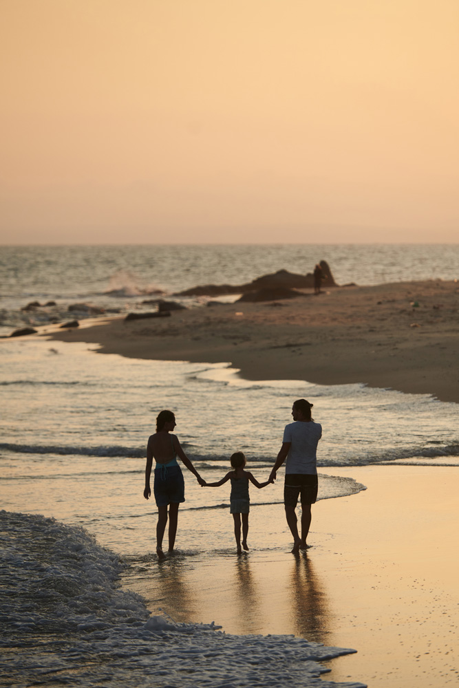 Web-family-walking-on-beach-2022-09-21-03-47-13-utc